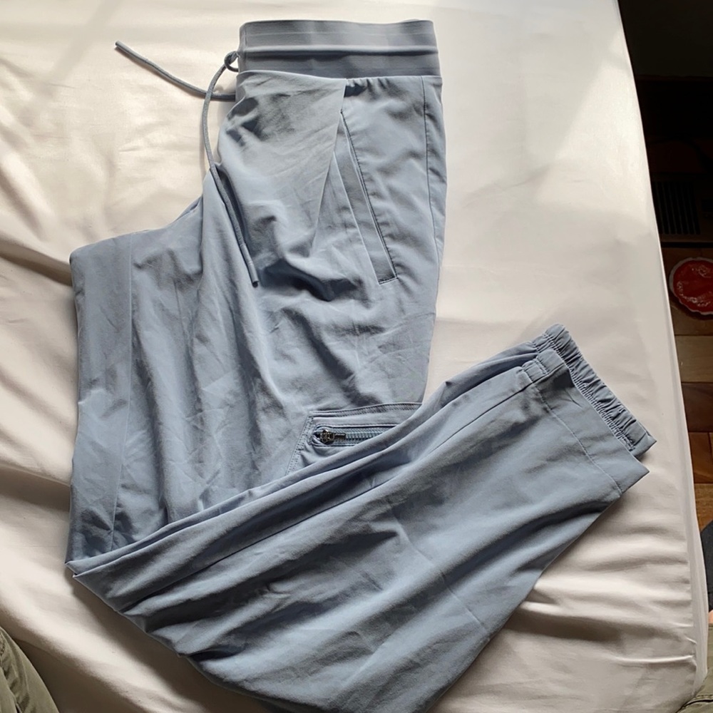 Women's size 4 travel pant athleta
